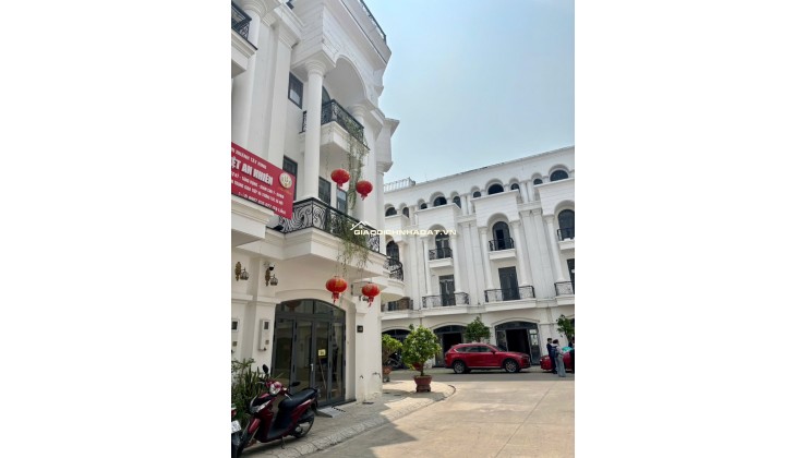 CẦN BÁN: Nhà phố 1 trệt 3 lầu, 4,7 tỷ, liền kề Vincom TP Tây Ninh, NH hỗ trợ vay 70% lãi suất ưu đãi
